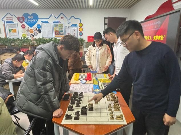 20241127資助育人“棋韻悠揚,非遺進校園”信息工程系中華小棋種展示互動類活動圓滿舉辦!5.jpg